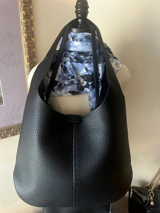 Two for one Hobo and crossbody bag. - Picture 15 of 15